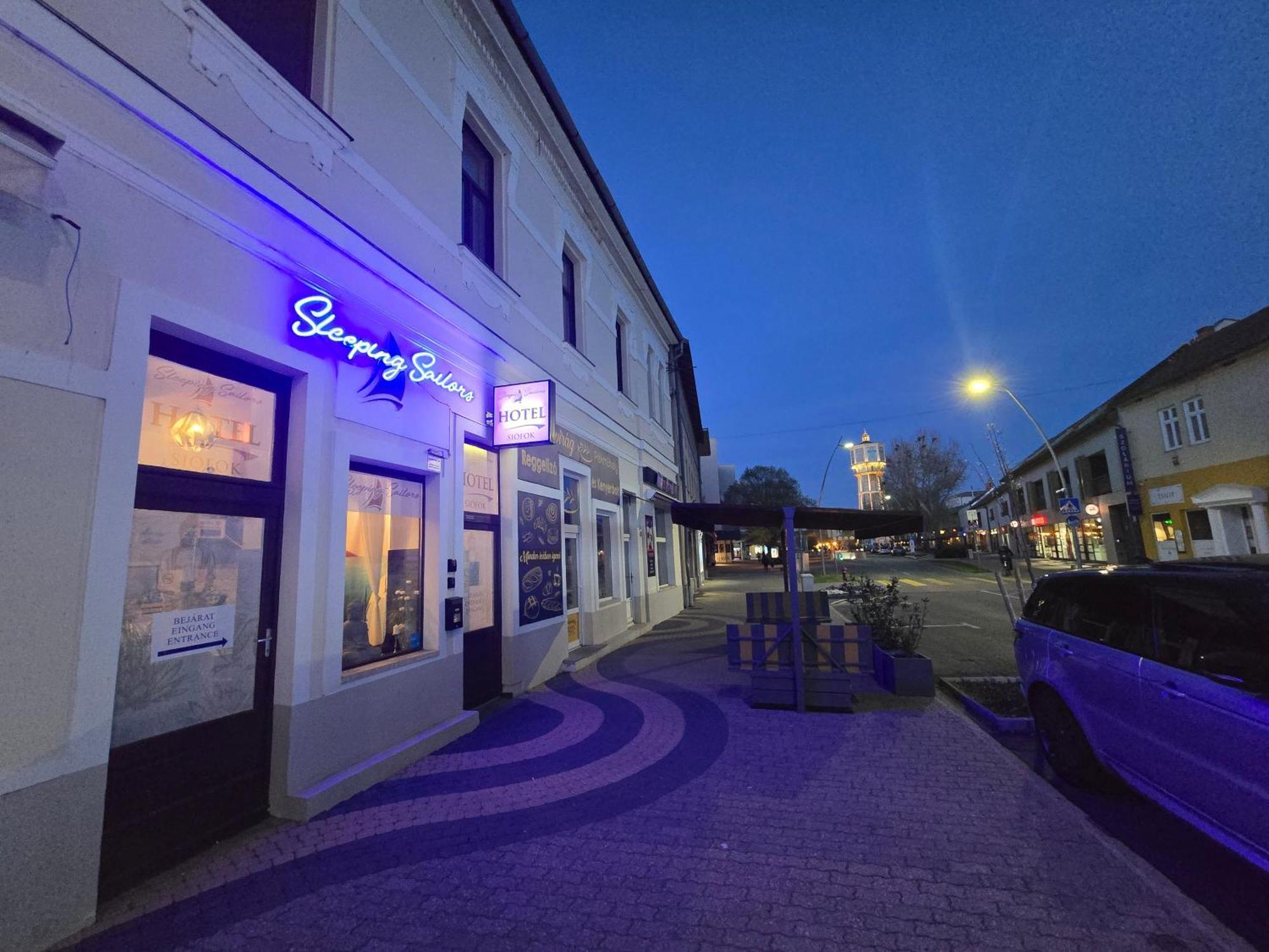 Sleeping Sailor Boutique Hotel Siófok Exterior foto